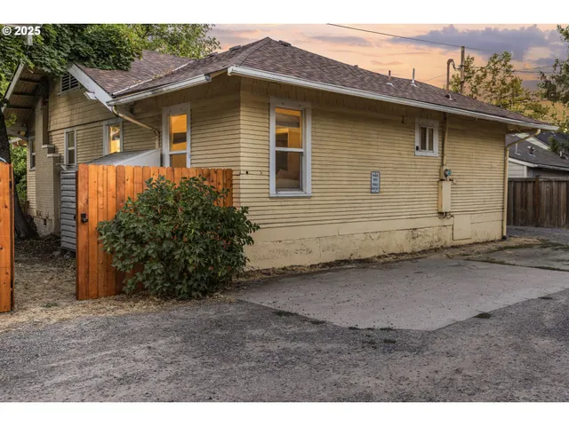 $359,000 | 574 West 13th Avenue, Eugene, OR 97401