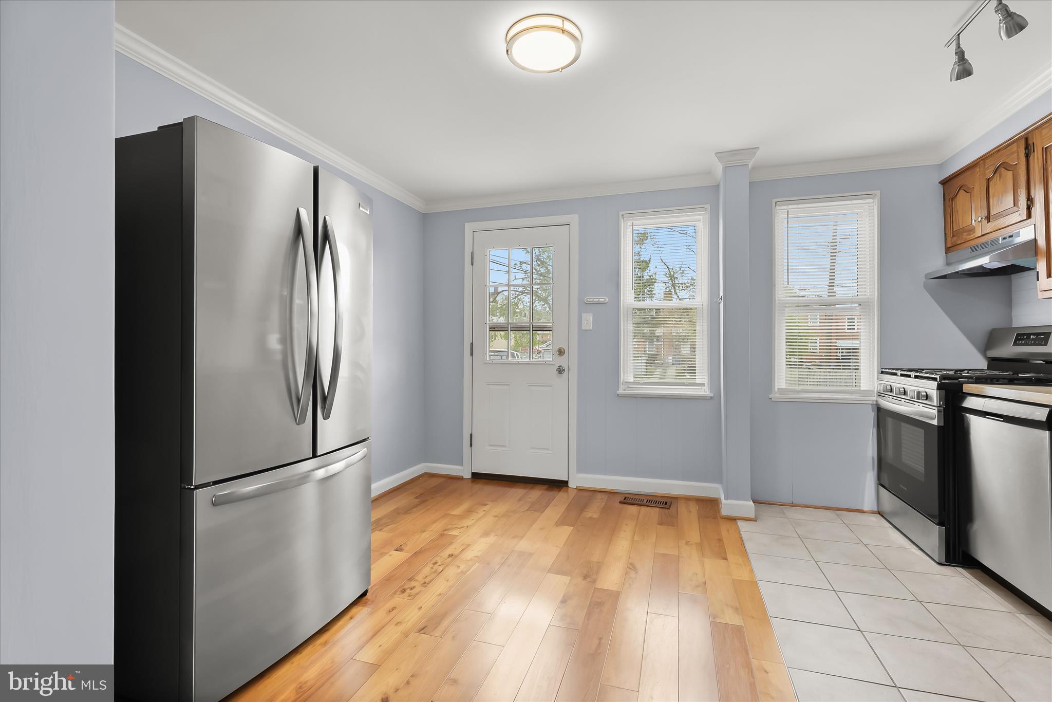 3645 Clarenell Road Baltimore, MD 21229 - Photo 21 of 43 Eat in Kitchen