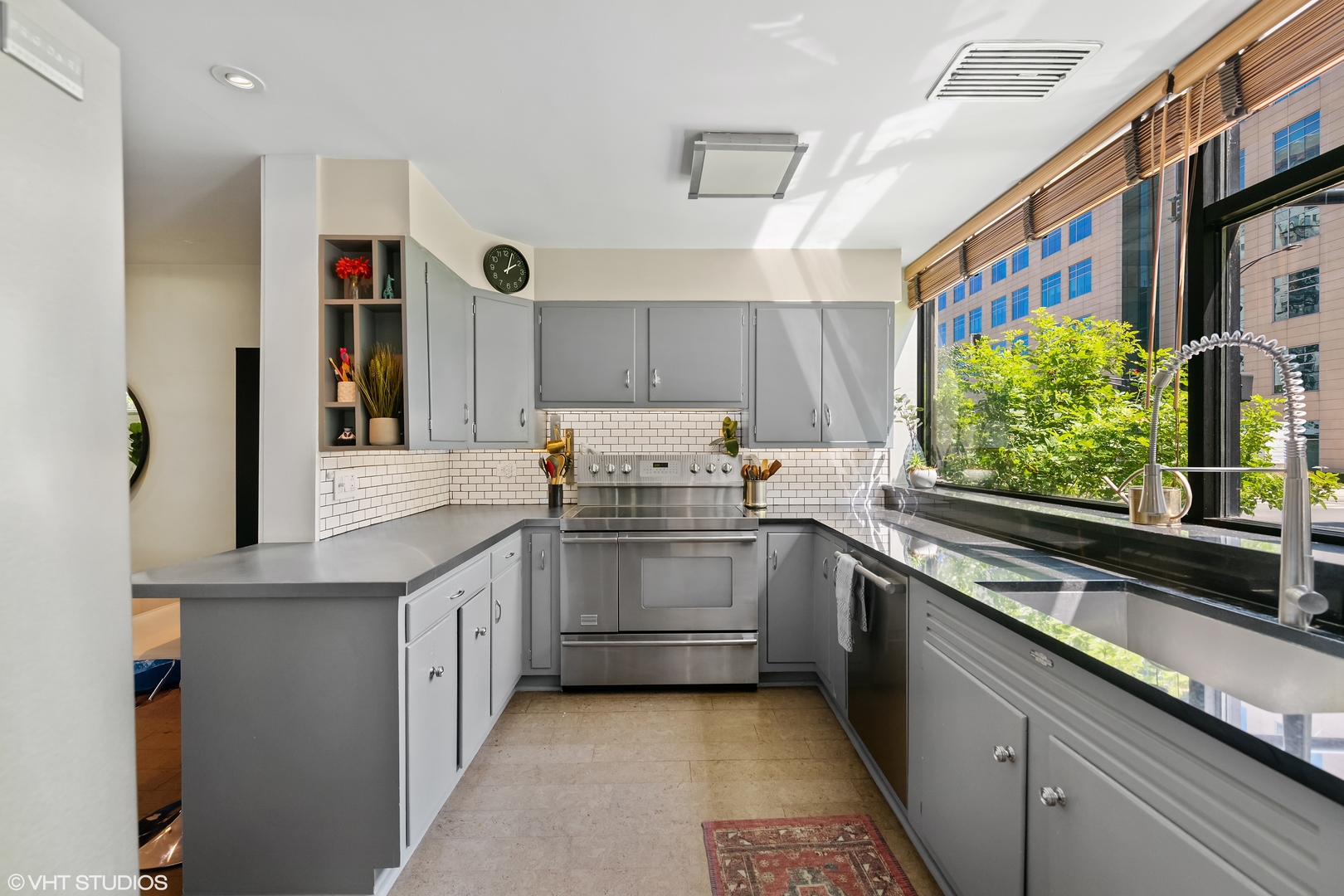 400 West Surf Street, Unit 1 Chicago, IL 60657 - Photo 14 of 30