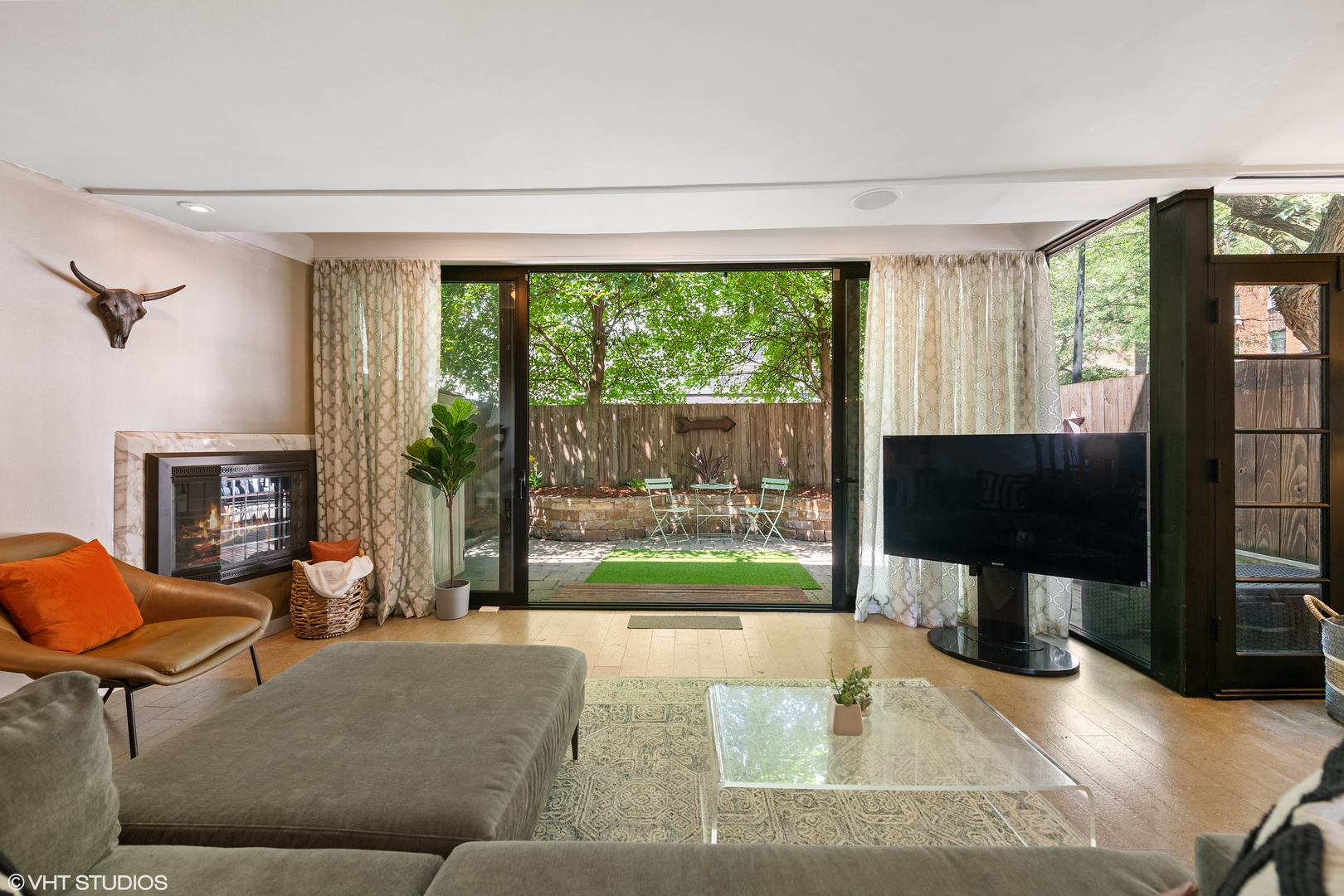 400 West Surf Street, Unit 1 Chicago, IL 60657 - Photo 5 of 30