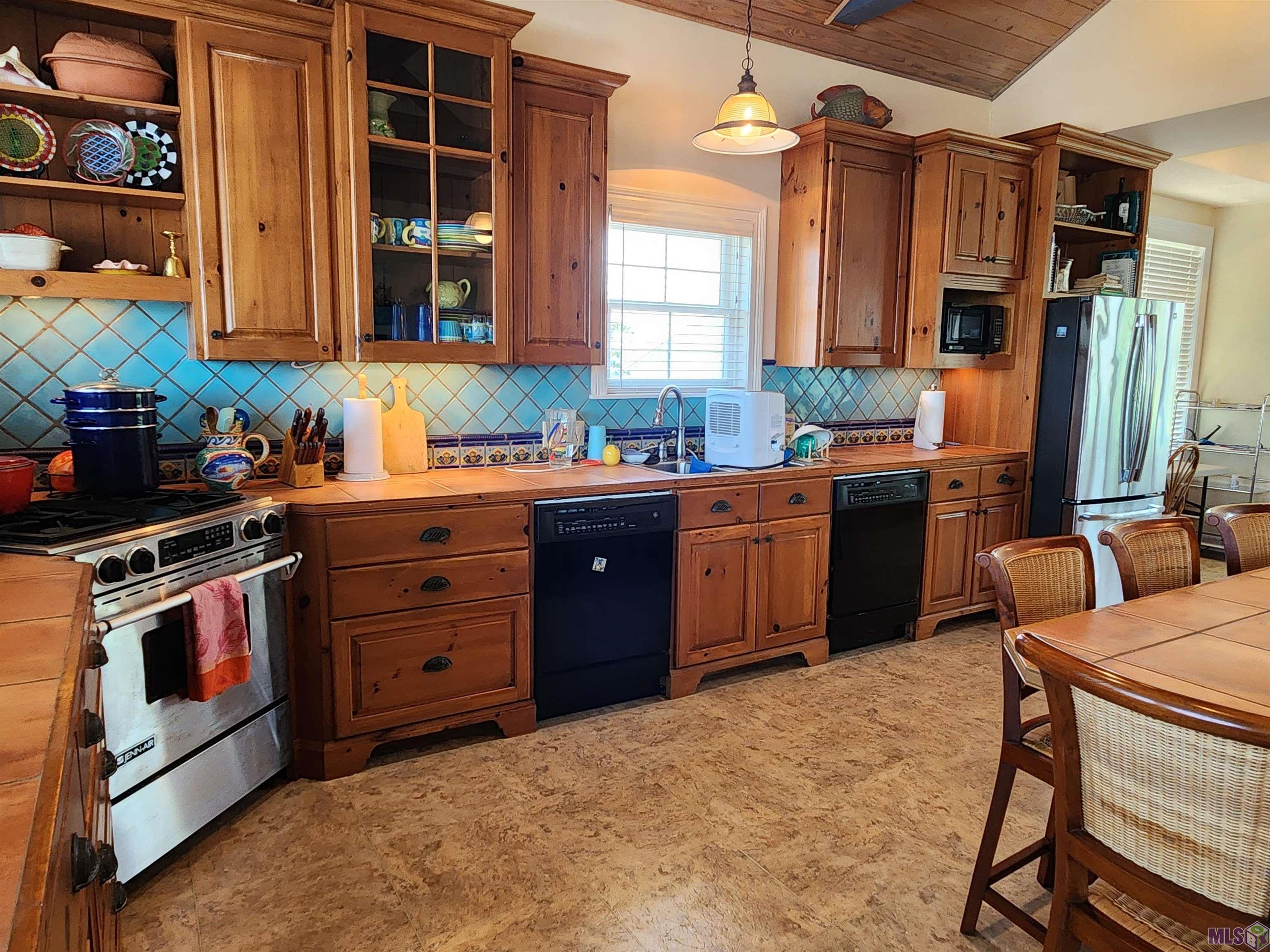 413 Admiral Craik Drive, Unit R4 Grand Isle, LA 70358 - Photo 12 of 43