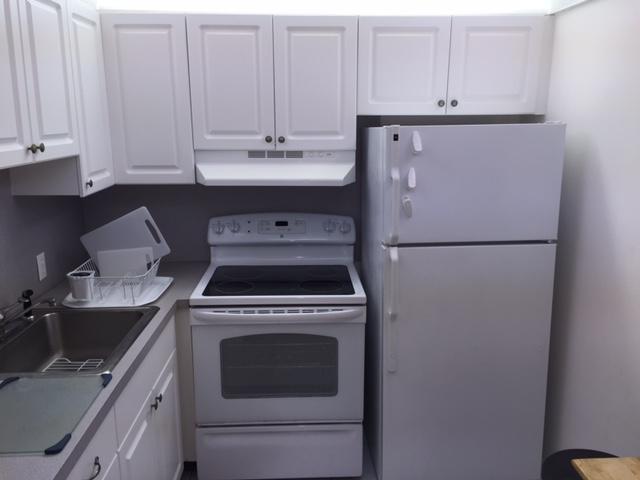 188 Fanshaw East, Unit 188E Boca Raton, FL 33434 - Photo 2 of 9 CV Kitchen
