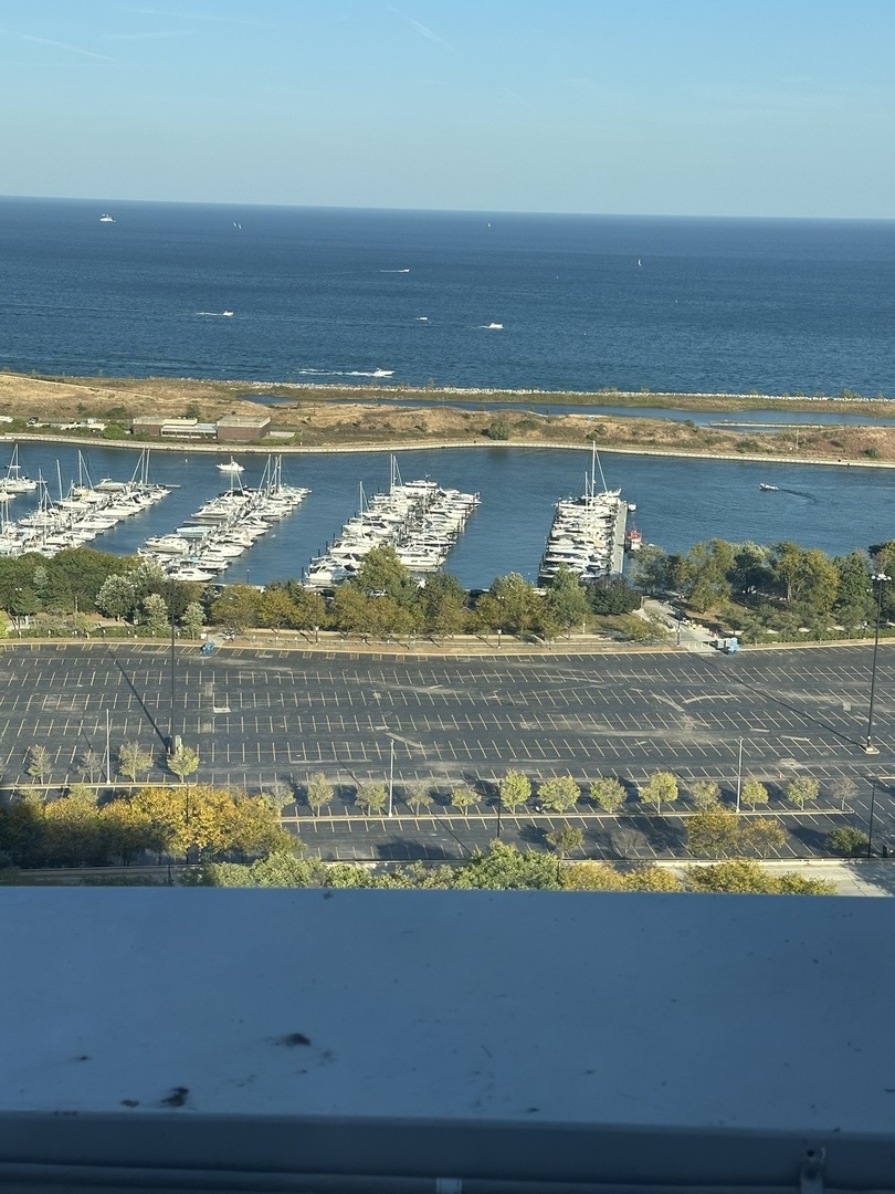 1901 South Calumet Avenue, Unit 2912 Chicago, IL 60616 - Photo 24 of 32 a view of an ocean and beach