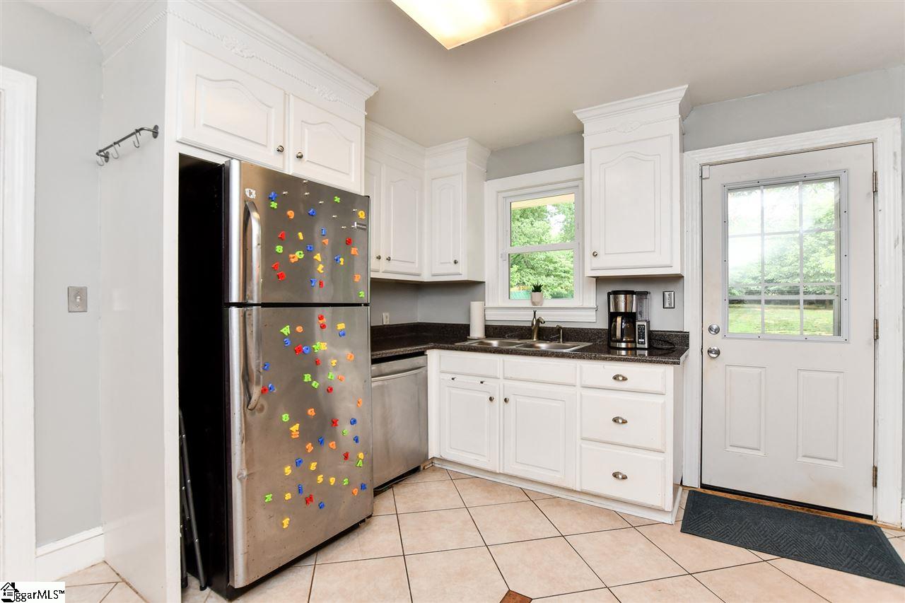 1013 Rutherford Road Greenville, SC 29609 - Photo 13 of 23 Gallery Image 13