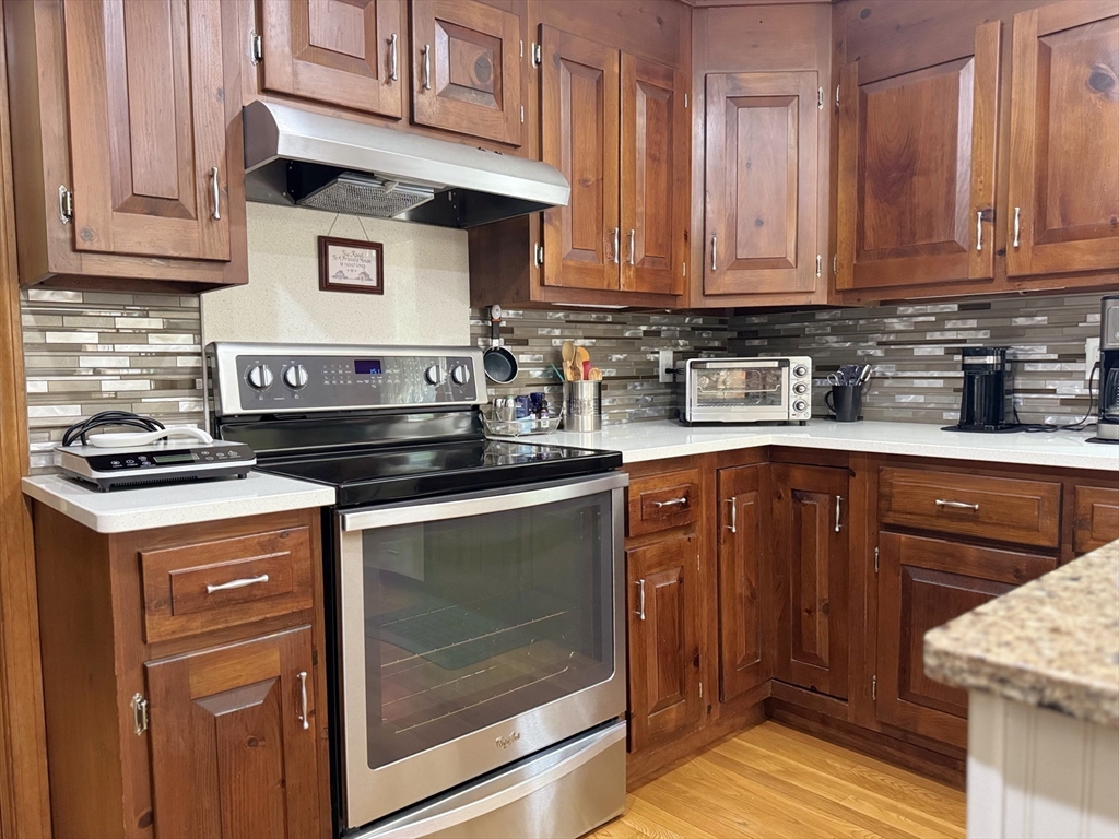 4 Riverwood Road Kingston, NH 03848 - Photo 13 of 42