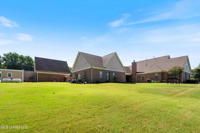 $634,999 | 3466 North Woodland, Southaven, MS 38672