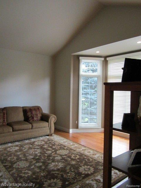 60589 Pennington Way Rochester, MI 48306 - Photo 3 of 24 Study-Den.JPG