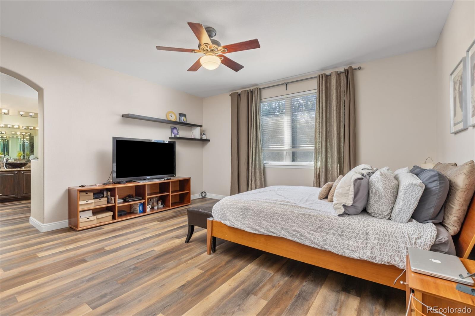 10899 Bobcat Terrace Lone Tree, CO 80124 - Photo 21 of 48