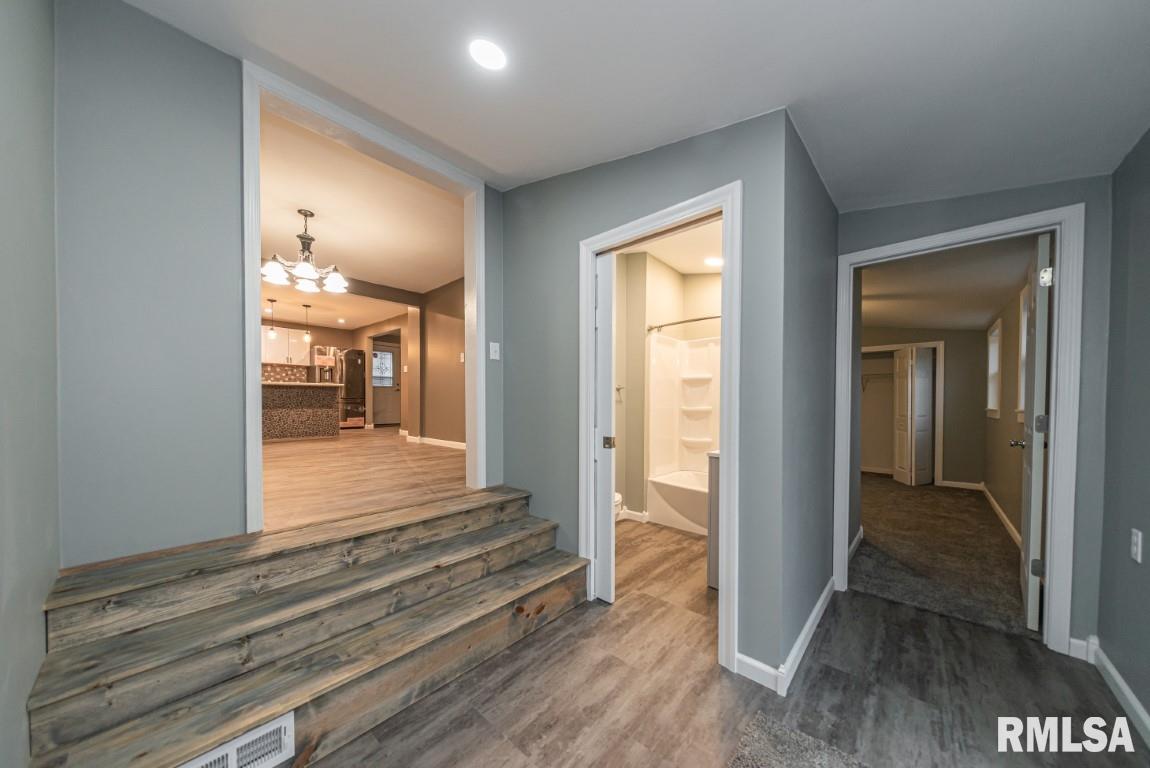 701 Airport Road Mount Vernon, IL 62864 - Photo 20 of 26 Gallery Image 20