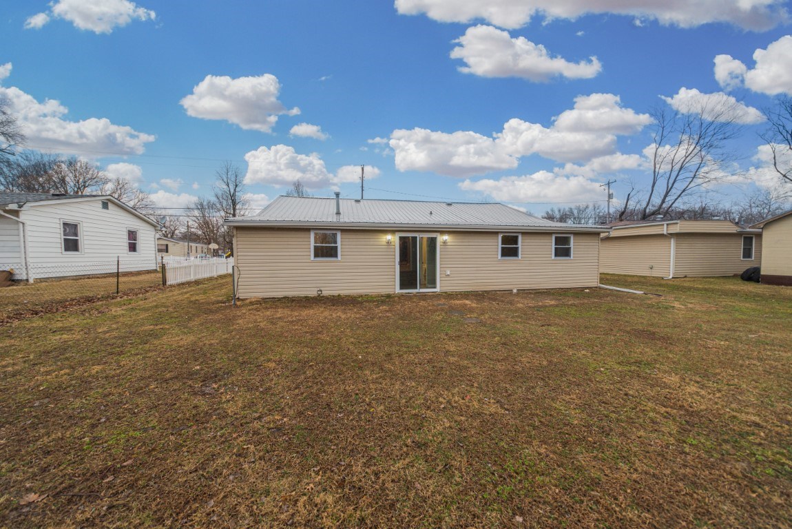 701 Airport Road Mount Vernon, IL 62864 - Photo 5 of 26 Gallery Image 5