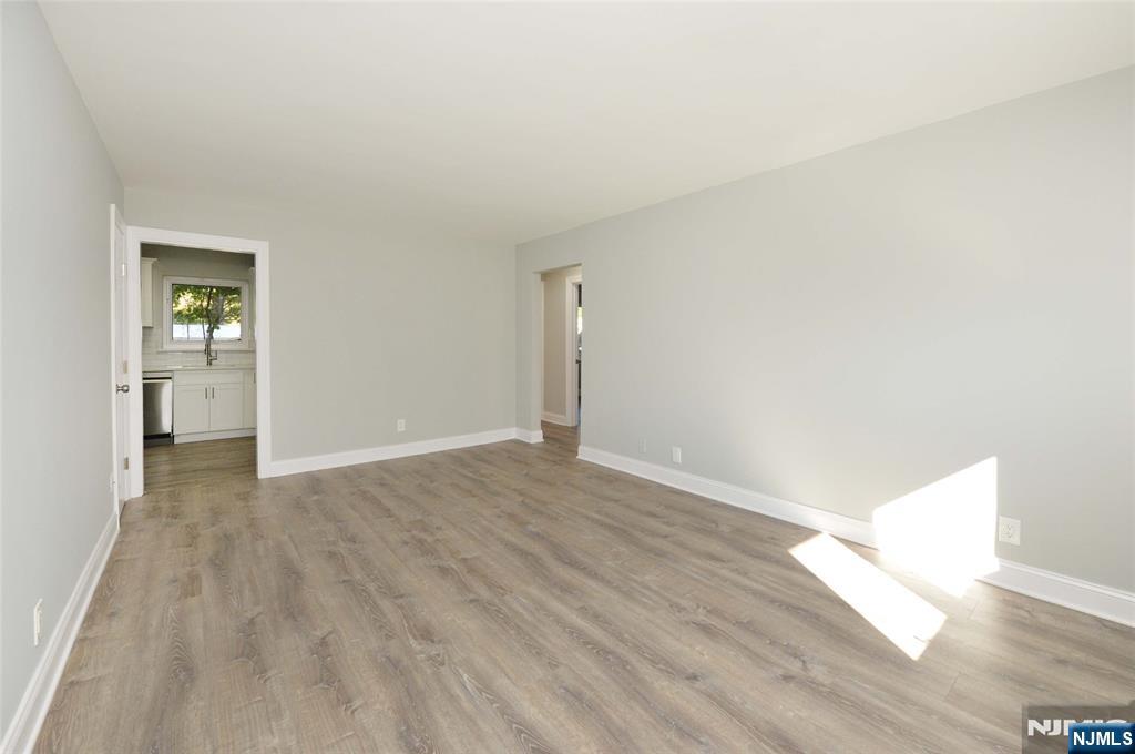 260 Oak Street, Unit E4 Ridgewood, NJ 07450 - Photo 4 of 12