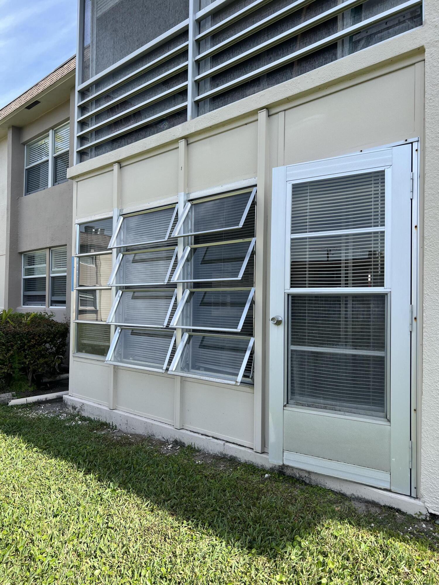 504 Davis Road, Unit 95 Palm Springs, FL 33461 - Photo 14 of 33 IMG_9919