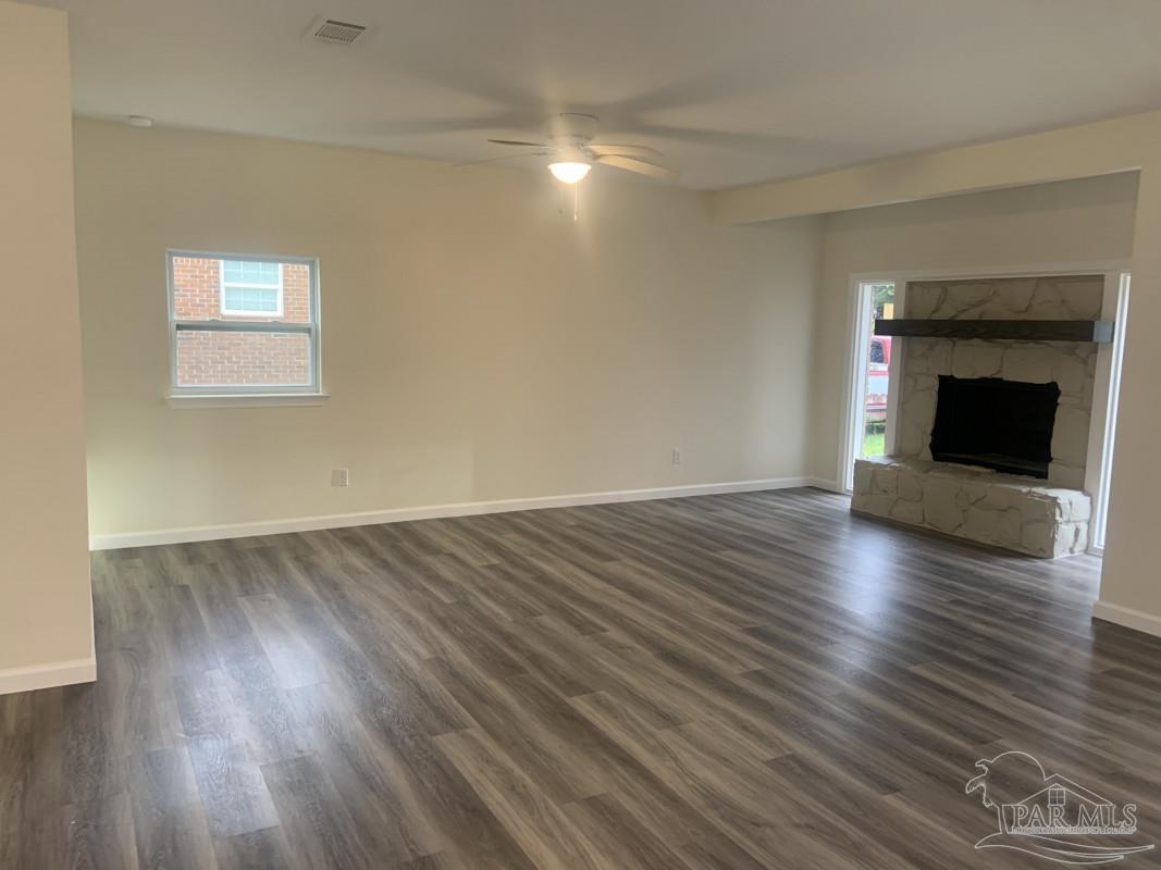 6945 Oakcliff Road Pensacola, FL 32526 - Photo 2 of 12 Gallery Image 2