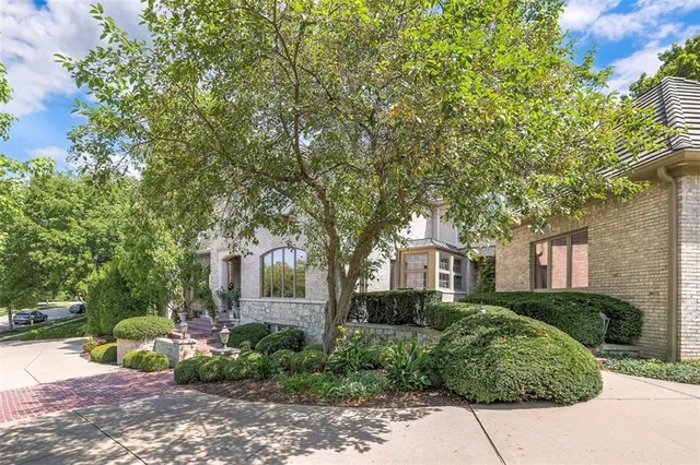 $2,995,000 | 11425 Canterbury Circle, Leawood, KS 66211