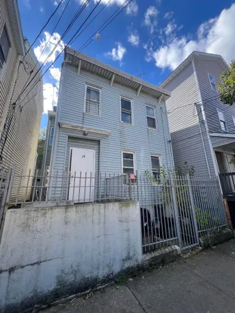$1,900 | 78 16th Avenue, Unit 2, Paterson, NJ 07501