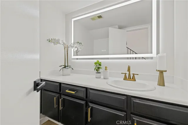 $519,000 | 25273 Ave Dorena, Newhall, CA 91321