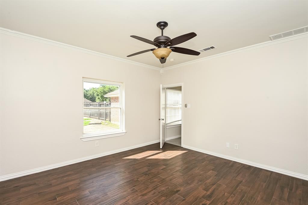 2057 Spinnaker Lane Azle, TX 76020 - Photo 10 of 19