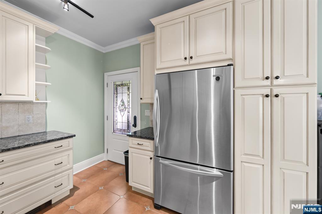 308 Demarest Avenue Closter, NJ 07624 - Photo 9 of 39