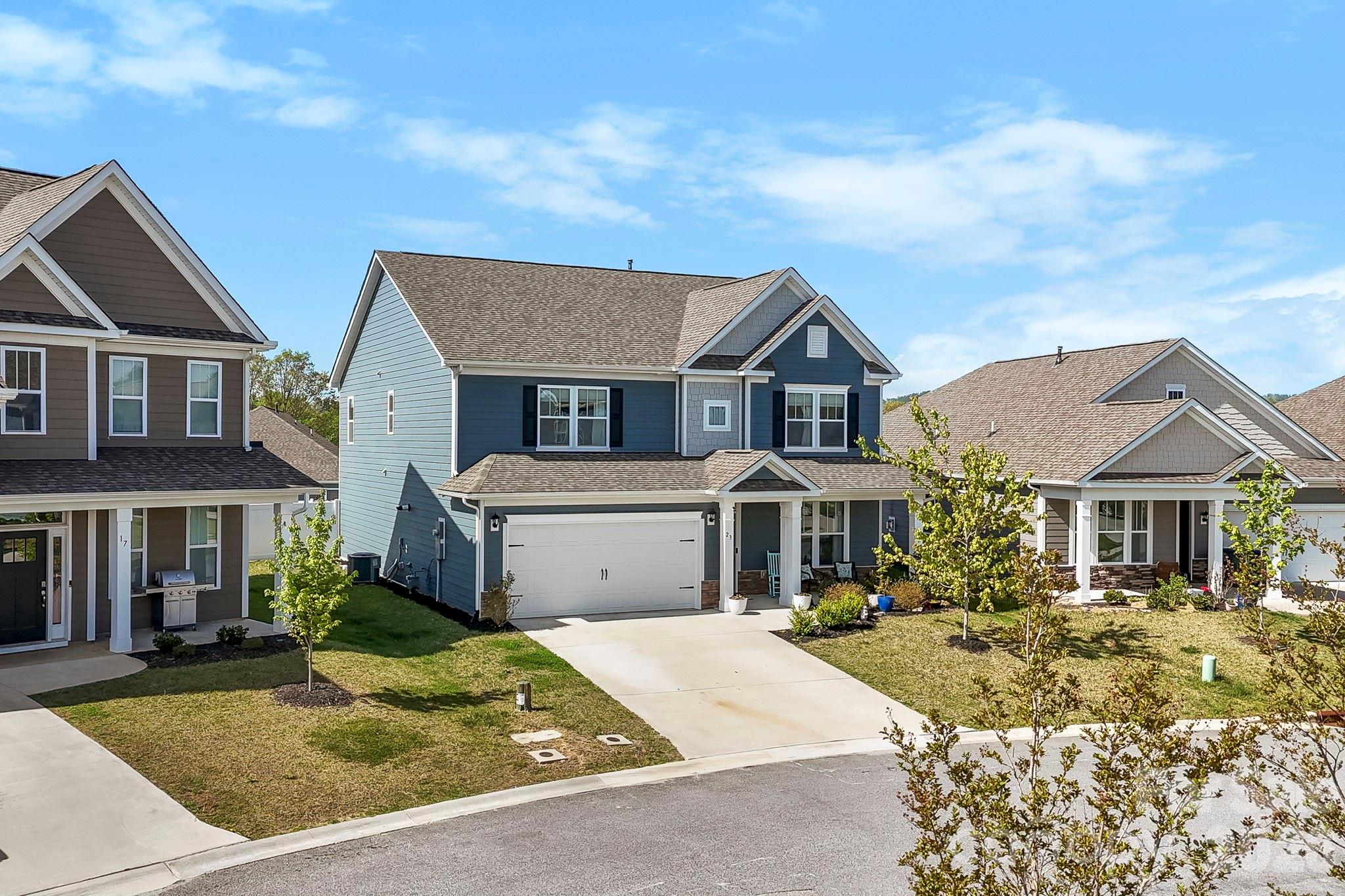 23 Thornberry Road Hendersonville, NC 28792 - Photo 3 of 48