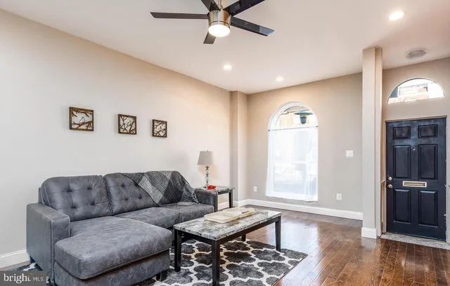 $2,599 | 14 South East Avenue, Baltimore, MD 21224