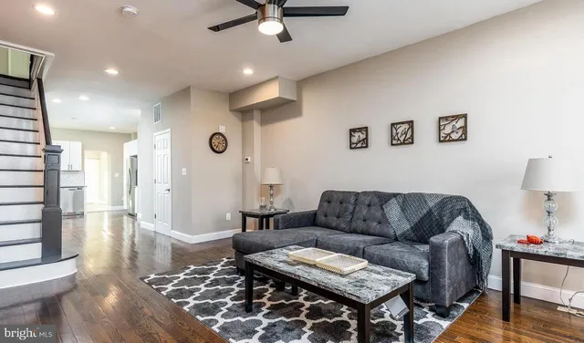 $2,599 | 14 South East Avenue, Baltimore, MD 21224