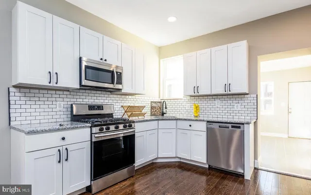 $2,599 | 14 South East Avenue, Baltimore, MD 21224