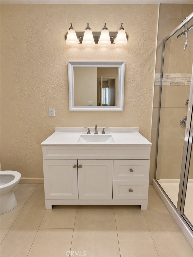 975 Hospital Road Lake Arrowhead, CA 92352 - Photo 39 of 67 Master bath