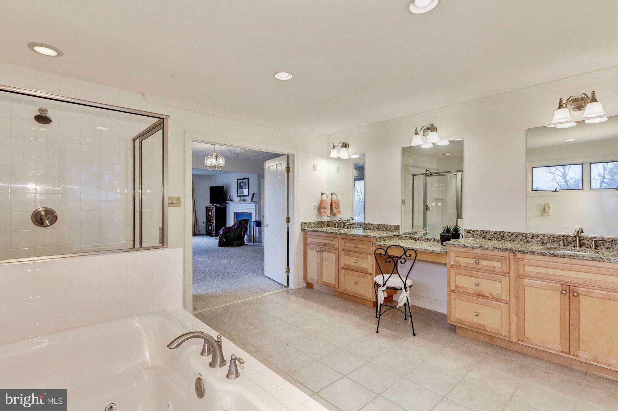 6513 Putman Road Thurmont, MD 21788 - Photo 17 of 30 Master En Suite