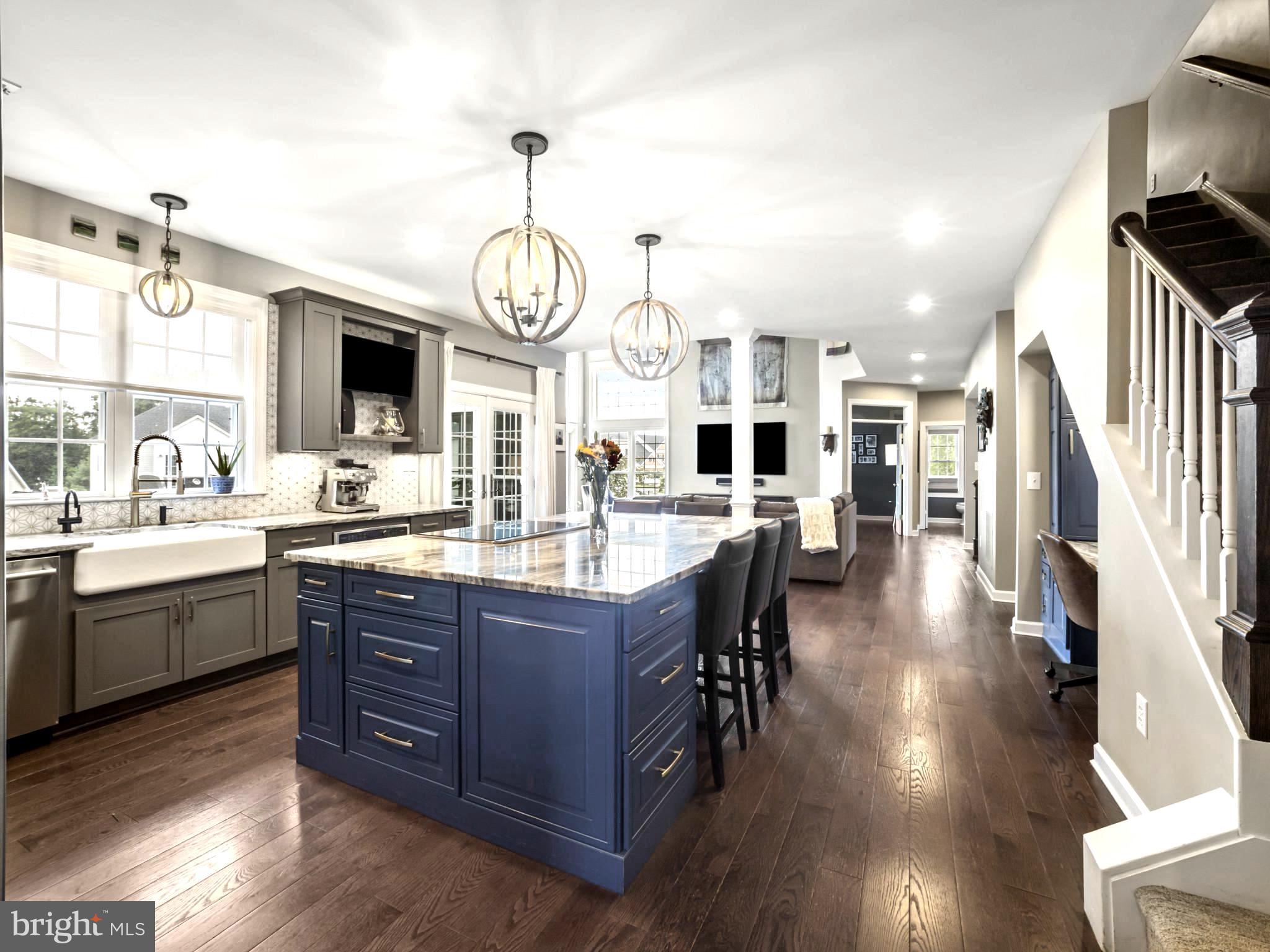 733 Seneca Drive Odenton, MD 21113 - Photo 7 of 83 Highest Quality Cabinetry, hardware & Lighting