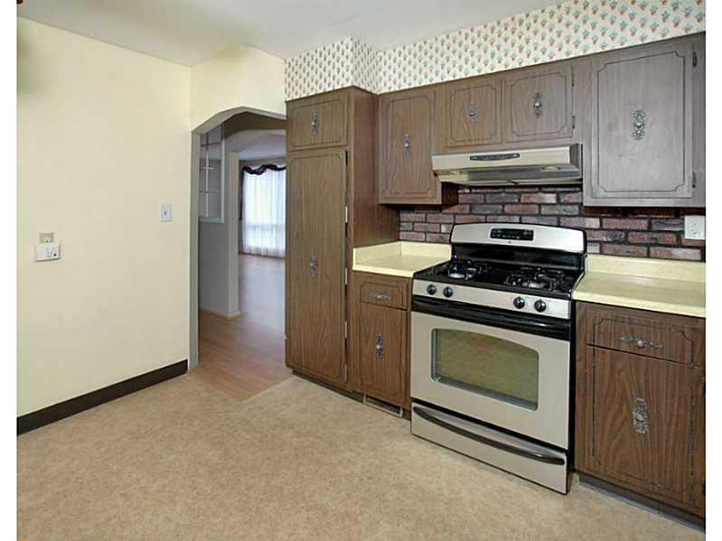 2649 Stroschein Road Monroeville, PA 15146 - Photo 2 of 19 Kitchen.