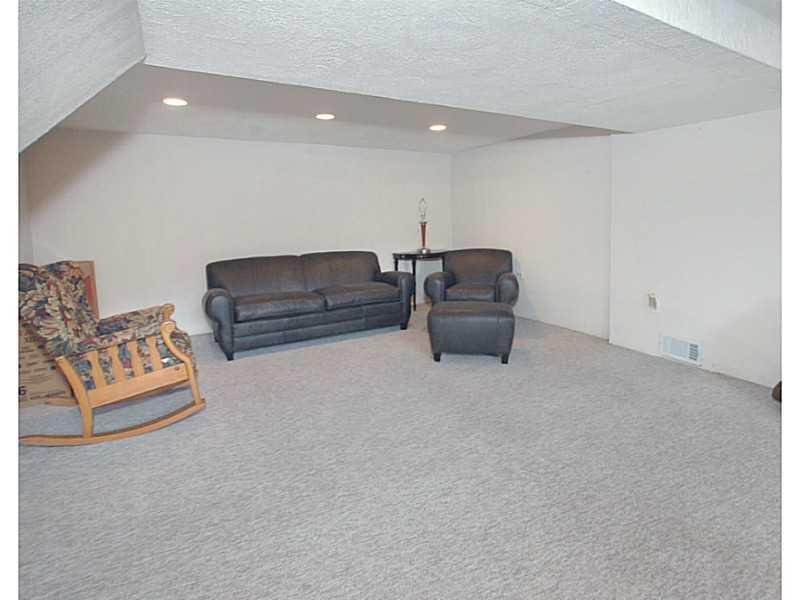 2649 Stroschein Road Monroeville, PA 15146 - Photo 11 of 19 Family Room.
