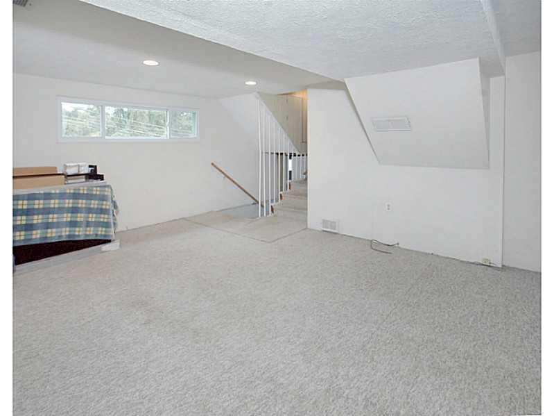 2649 Stroschein Road Monroeville, PA 15146 - Photo 12 of 19 Family Room.