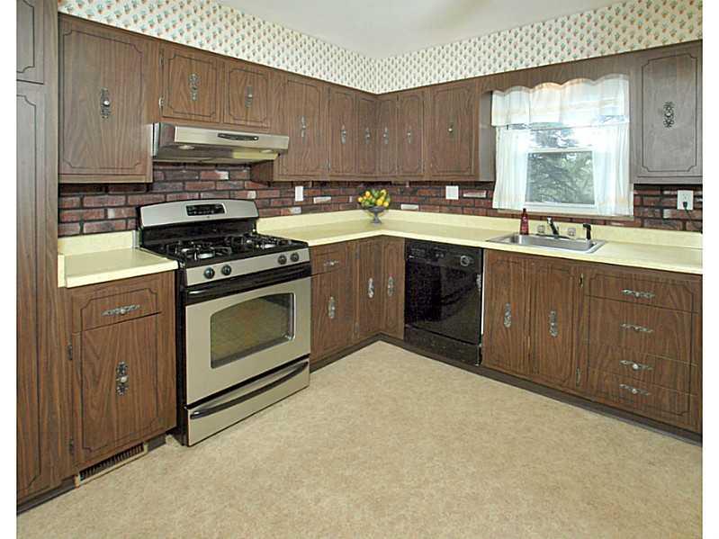 2649 Stroschein Road Monroeville, PA 15146 - Photo 3 of 19 Kitchen.