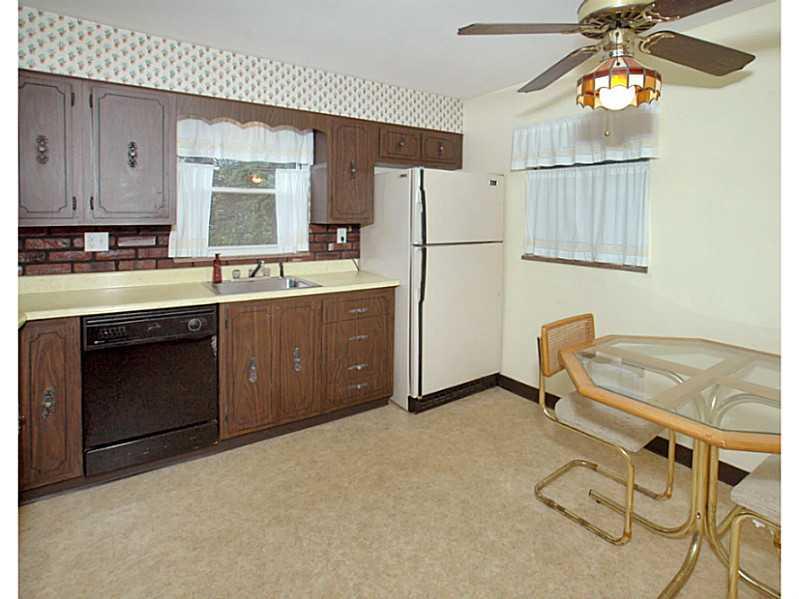 2649 Stroschein Road Monroeville, PA 15146 - Photo 4 of 19 Kitchen.