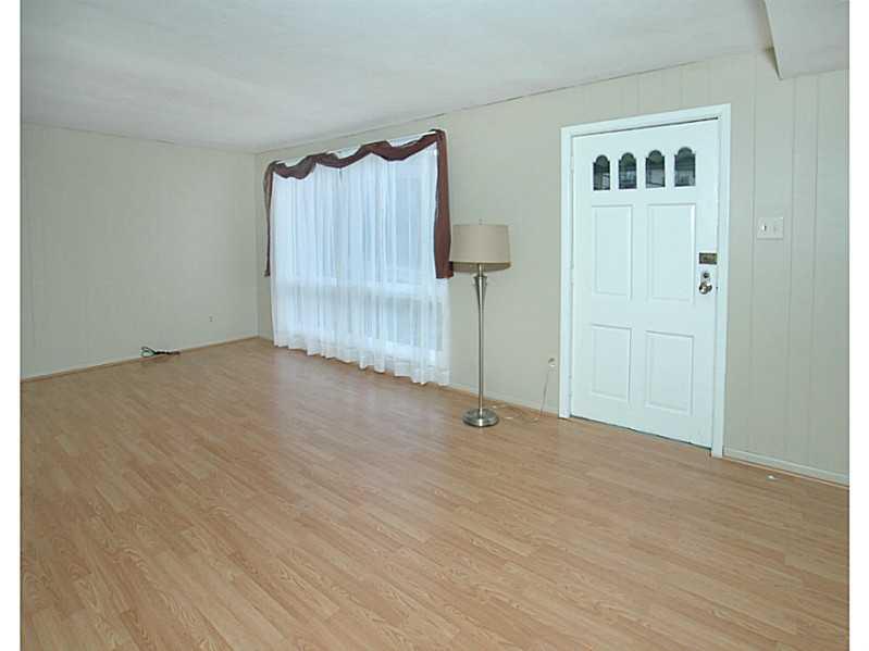 2649 Stroschein Road Monroeville, PA 15146 - Photo 6 of 19 Living Room.