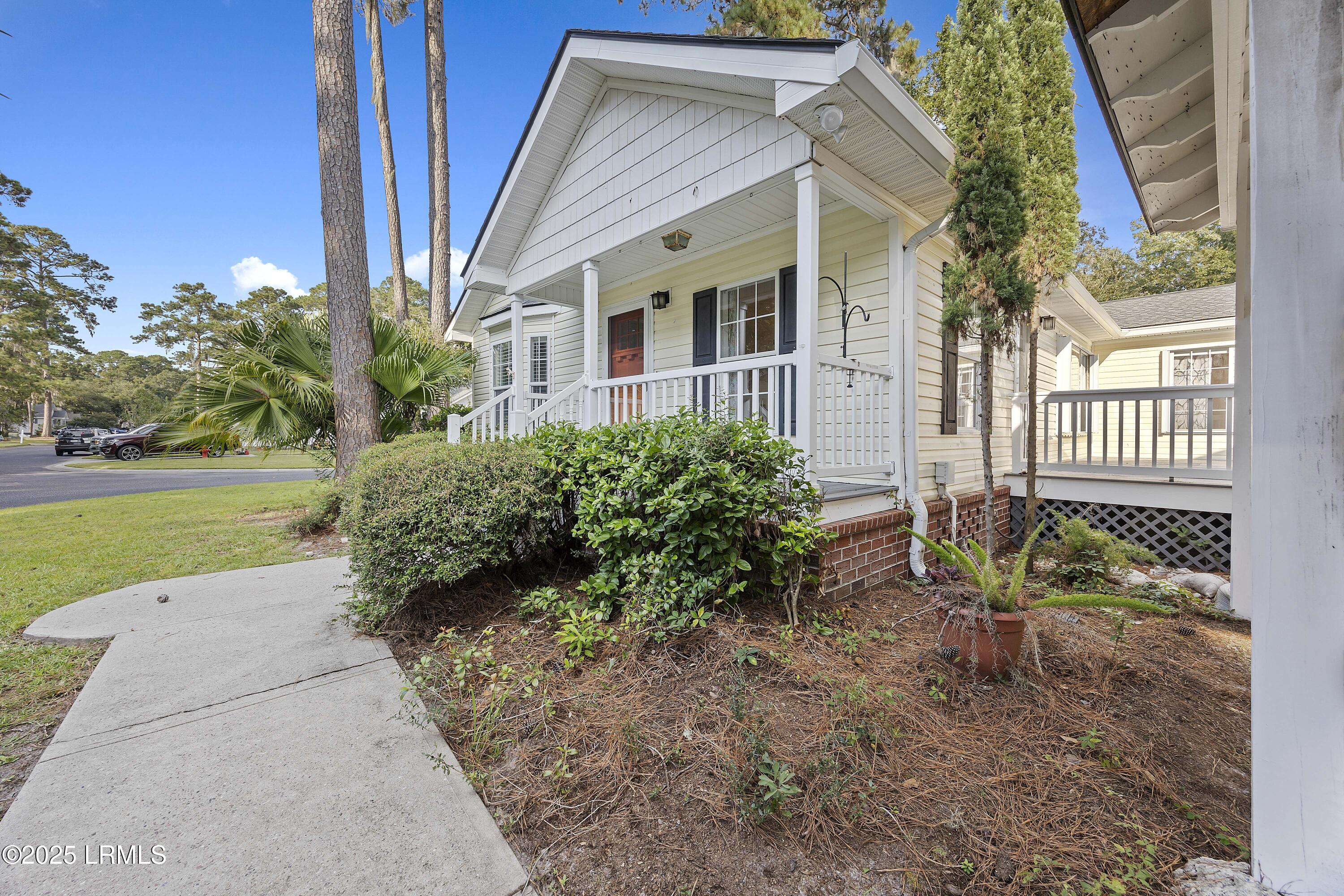 65 River Tree Circle Bluffton, SC 29910 - Photo 2 of 48 4R9A1745
