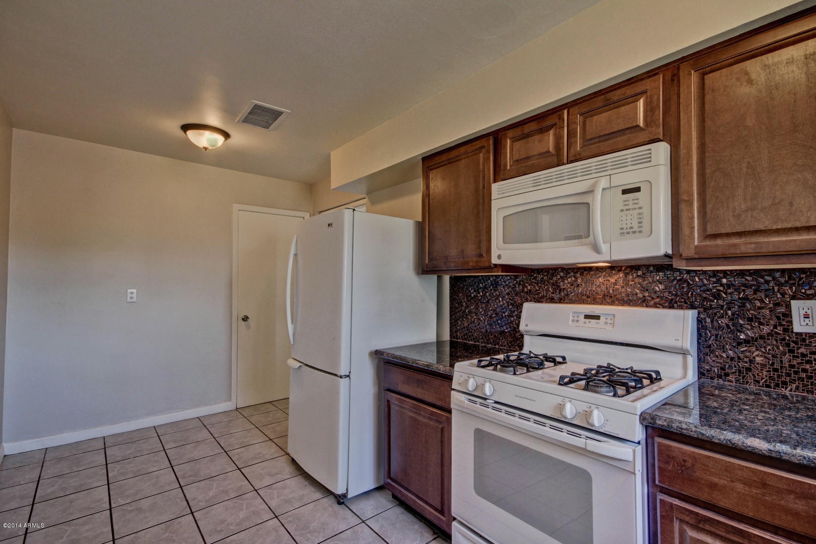 3837 West Cheery Lynn Road Phoenix, AZ 85019 - Photo 5 of 26 Cheery Lynn (10)