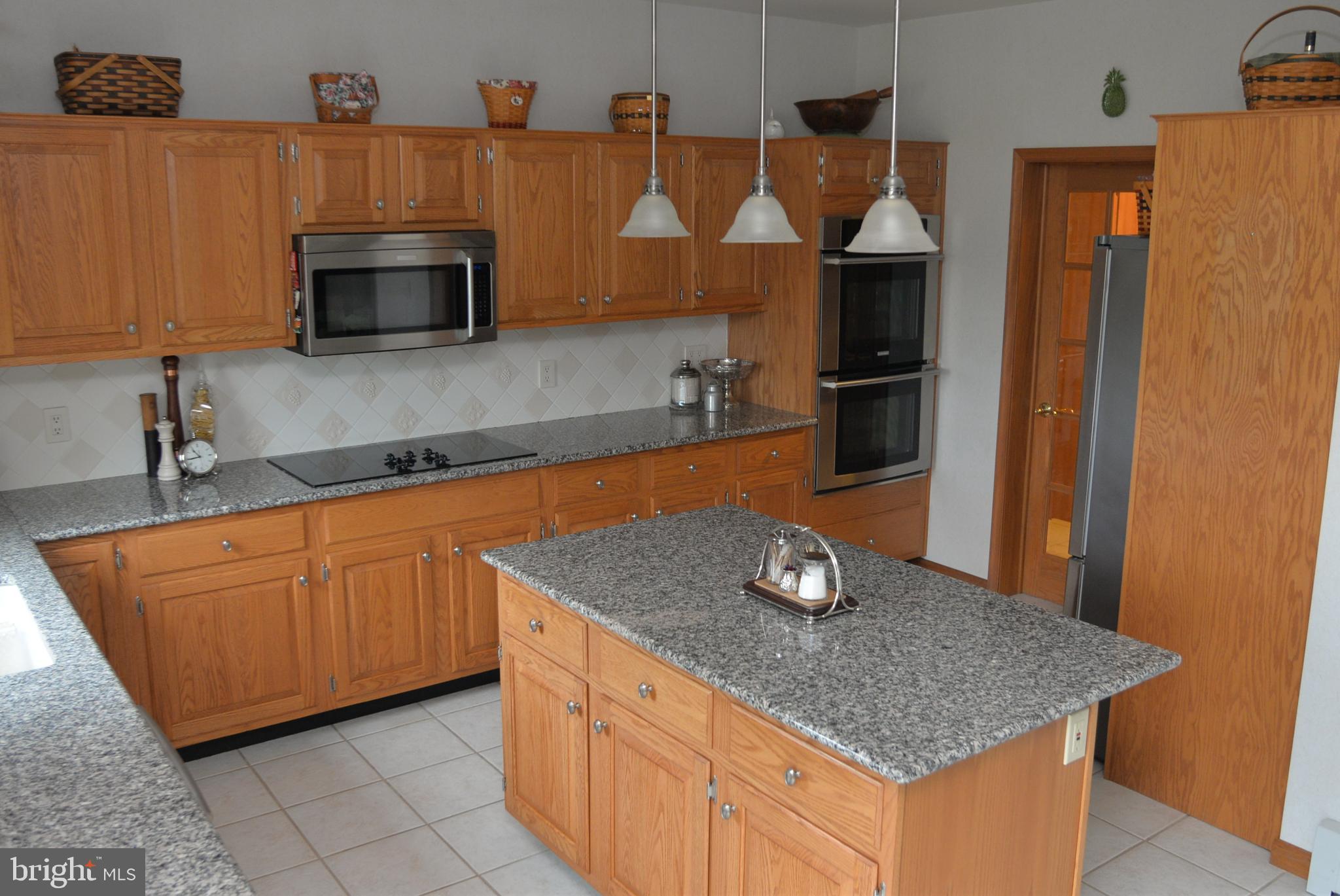 220 Valley View Road Riegelsville, PA 18077 - Photo 24 of 34 Ceramic floor and backsplash in kitchen