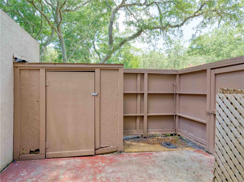 3309 Sea Marsh Road, Unit 3309 Fernandina Beach, FL 32034 - Photo 31 of 34 a backyard of a house