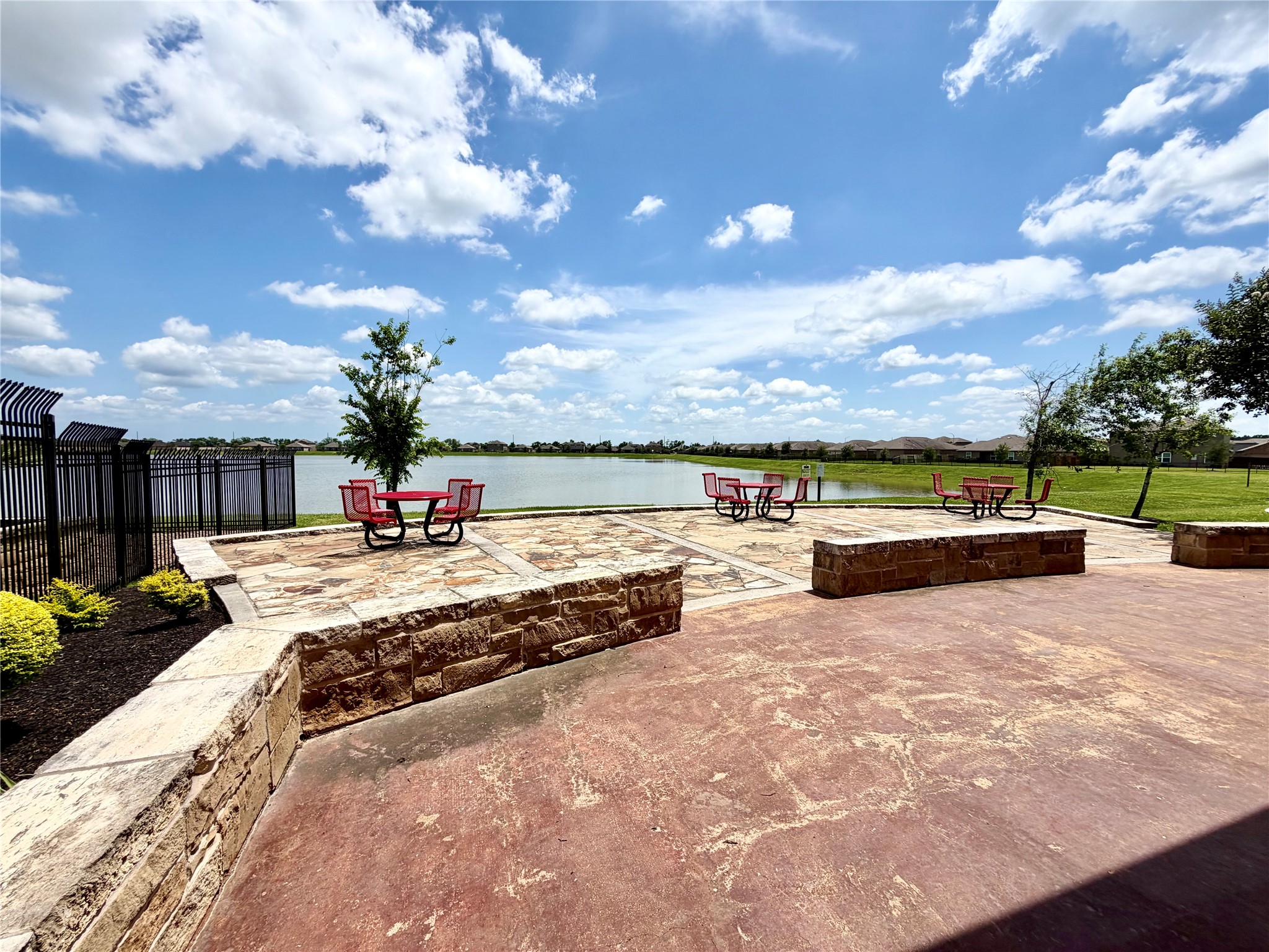 1322 Diamond Drape Drive Rosharon, TX 77583 - Photo 43 of 45 a view of a lake with houses