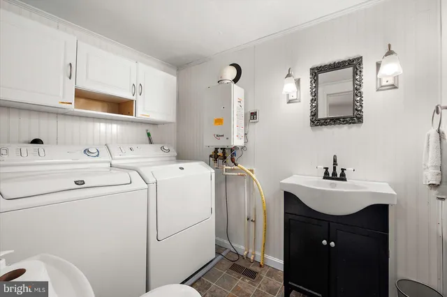 $425,000 | 203 West Market Street, Snow Hill, MD 21863