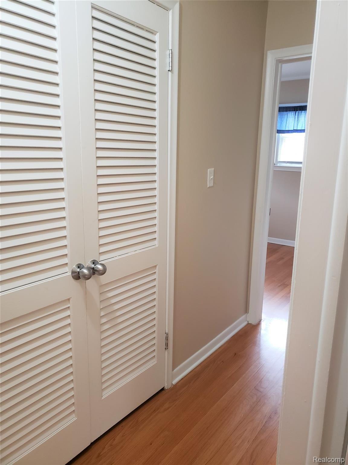 28411 Ridgebrook Road Farmington, MI 48334 - Photo 15 of 35 Hall 2.jpg