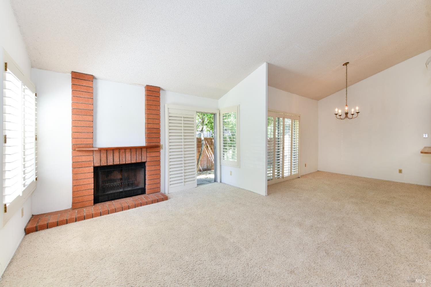 3007 Loma Court Santa Rosa, CA 95405 - Photo 5 of 43