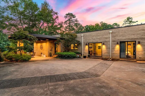 $1,095,000 | 45 Palisades Boulevard, Longview, TX 75605