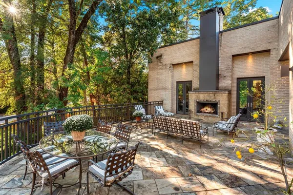 $1,095,000 | 45 Palisades Boulevard, Longview, TX 75605