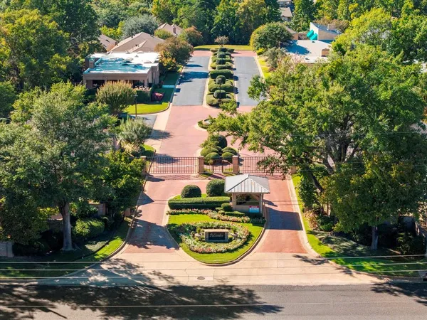 $1,095,000 | 45 Palisades Boulevard, Longview, TX 75605