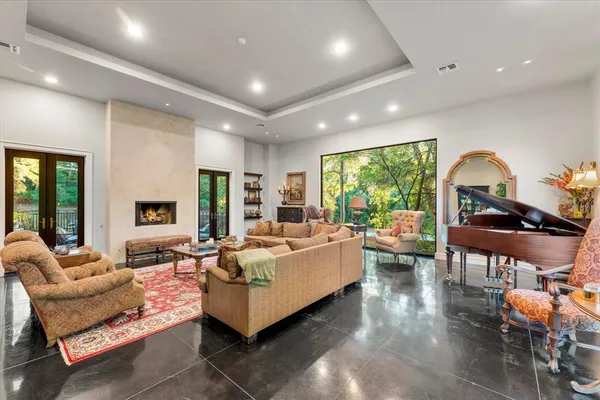 $1,095,000 | 45 Palisades Boulevard, Longview, TX 75605