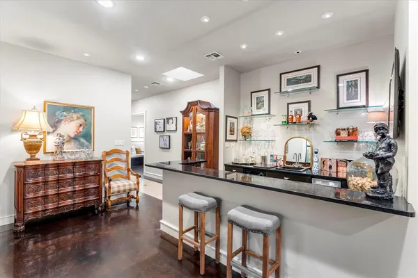 $1,095,000 | 45 Palisades Boulevard, Longview, TX 75605