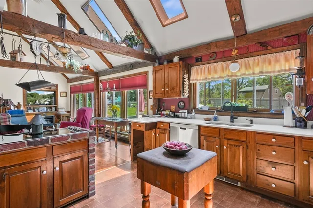 $610,000 | 260 Ward Hill Road, Phillipston, MA 01331