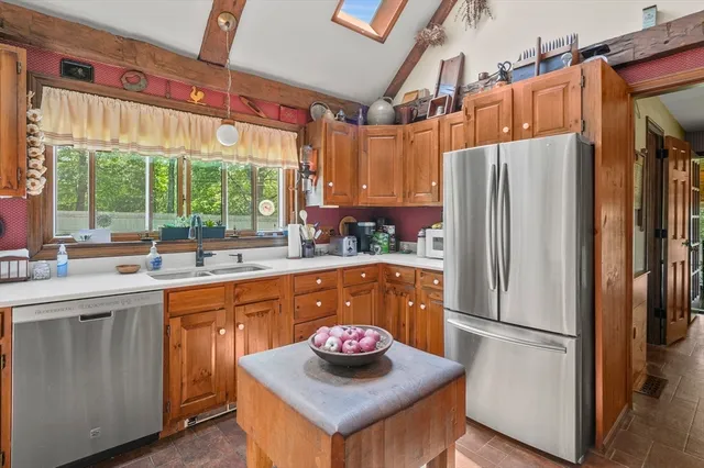 $610,000 | 260 Ward Hill Road, Phillipston, MA 01331